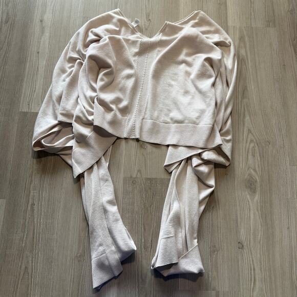 Women's Lululemon Athletica Dove Grey Free To Coast Wrap Overarm Sweater Sz OS - Picture 2 of 5